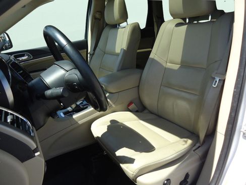 Used 2021 Jeep Grand Cherokee Limited w/ Luxury Group II AWD/4WD image 26