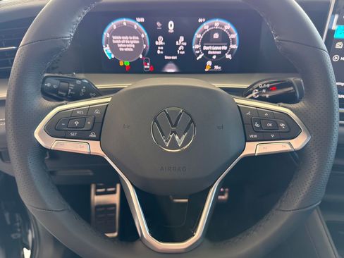 New 2026 Volkswagen Tiguan SE R-Line FWD image 19