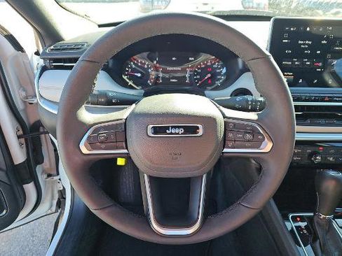 Used 2025 Jeep Compass Limited AWD/4WD image 8