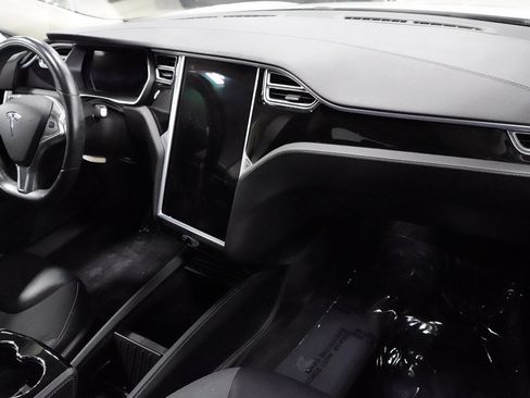 Used 2015 Tesla Model S 60 RWD image 31