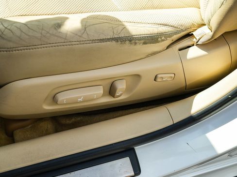 Used 2011 Lexus ES 350 image 21