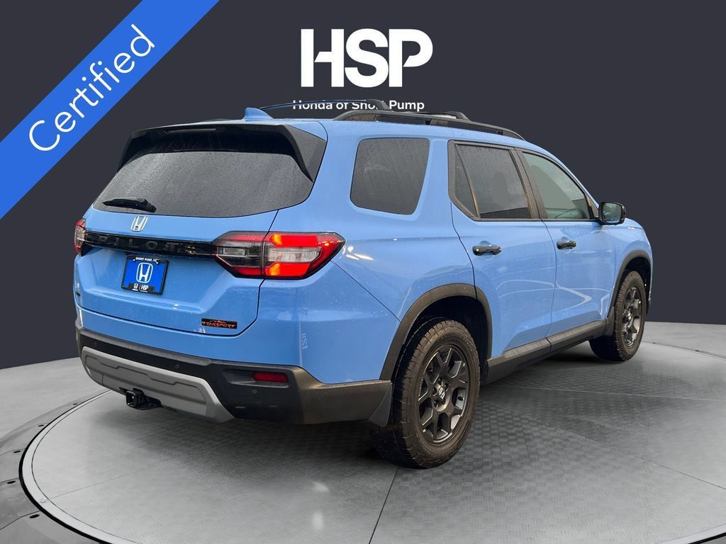 Used 2025 Honda Pilot TrailSport image 5