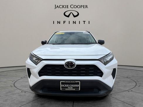 Used 2020 Toyota RAV4 LE image 8