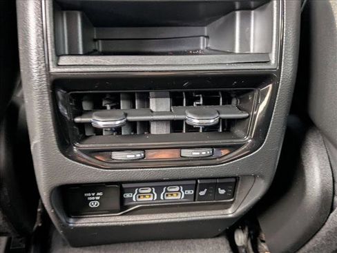 Used 2023 Jeep Grand Cherokee 4WD 4xe image 17