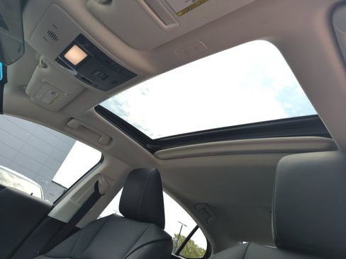 Used 2025 Lexus ES 350 w/ Premium Package FWD image 27