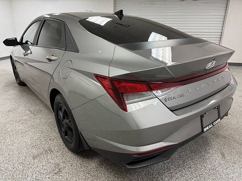 Used 2023 Hyundai Elantra SE image 7