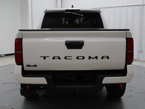 Used 2024 Toyota Tacoma TRD Off-Road w/ TRD Off Road Premium Package AWD/4WD image 4