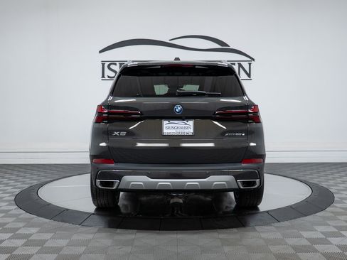 New 2026 BMW X5 xDrive50e image 6