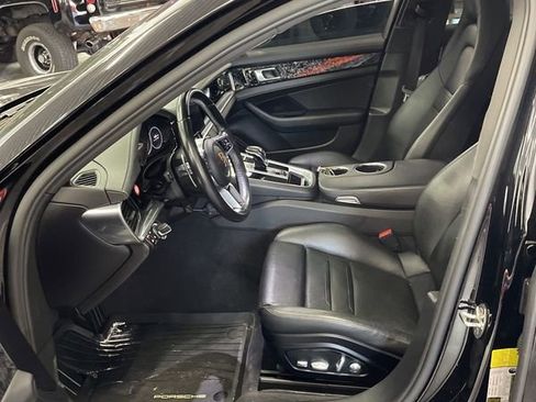 Used 2020 Porsche Panamera 4 image 5