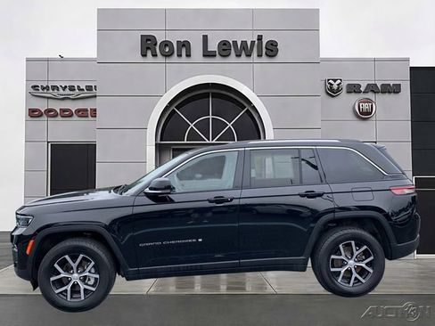 Used 2023 Jeep Grand Cherokee Limited AWD/4WD image 1