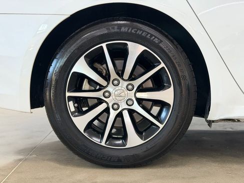 Used 2016 Acura TLX image 9