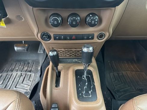 Used 2018 Jeep Wrangler Unlimited Rubicon w/ Dual Top Group image 17