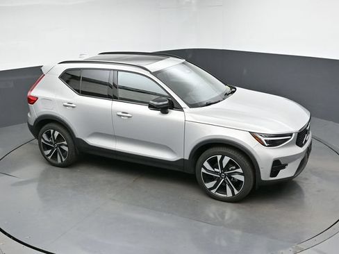 Used 2023 Volvo XC40 B5 Ultimate w/ Protection Package Premier AWD/4WD image 45