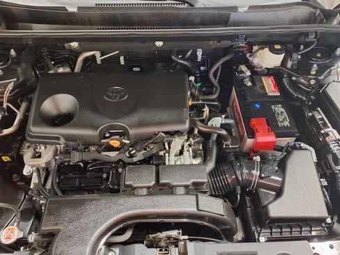 Used 2021 Toyota RAV4 XLE Premium FWD image 30