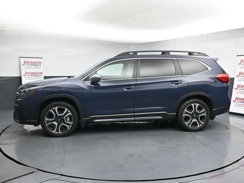 Used 2023 Subaru Ascent Limited w/ Technology Package AWD/4WD image 5