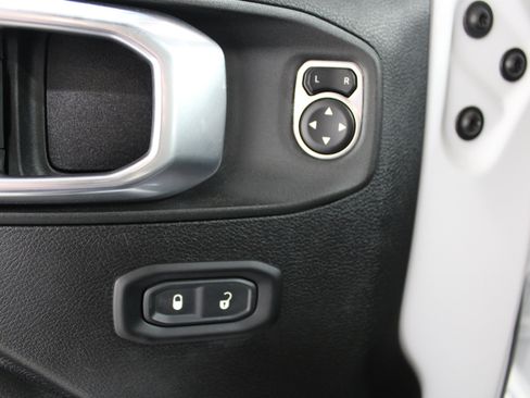 Used 2023 Jeep Wrangler Unlimited Sport AWD/4WD image 7