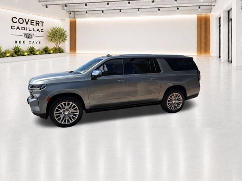 Used 2024 Chevrolet Suburban Premier w/ Advanced Technology Package AWD/4WD image 5
