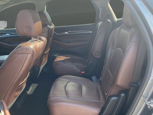Used 2018 Buick Enclave Avenir w/ Avenir Technology Package AWD/4WD image 24