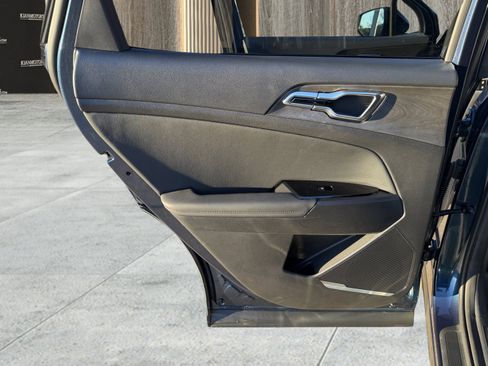 Used 2025 Kia Sportage X-Line image 23