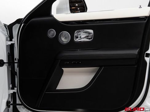 Used 2022 Rolls-Royce Ghost w/ Ghost Package image 24