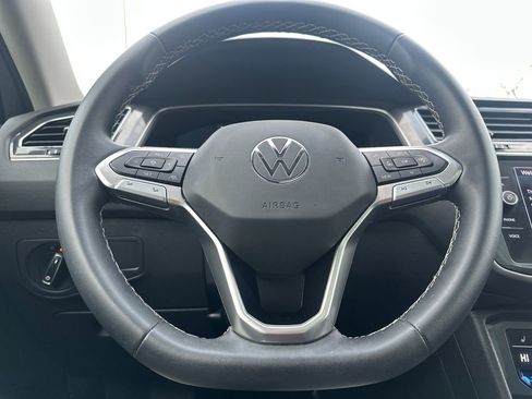 Used 2022 Volkswagen Tiguan SE image 7