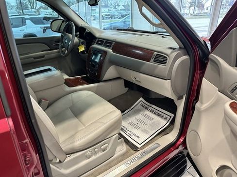 Used 2009 Chevrolet Suburban LTZ image 19