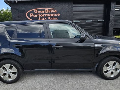 Used 2016 Kia Soul FWD image 8