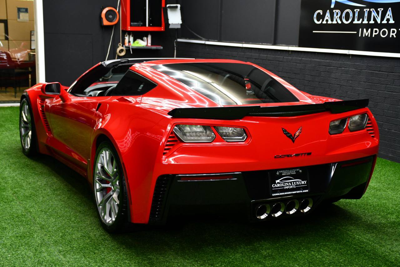 Used 2016 Chevrolet Corvette Z06 w/ 3LZ Preferred Equipment Group RWD image 7