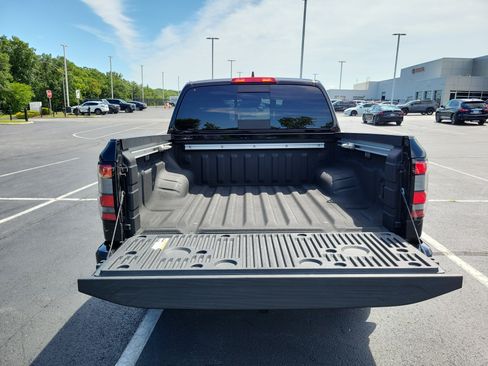 Used 2023 Nissan Frontier PRO-4X w/ Pro-4X Premium Package AWD/4WD image 10