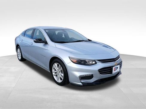 Used 2017 Chevrolet Malibu LT image 7