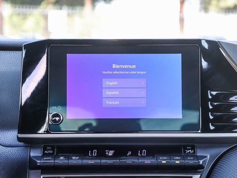 Used 2025 Toyota Camry SE FWD image 17