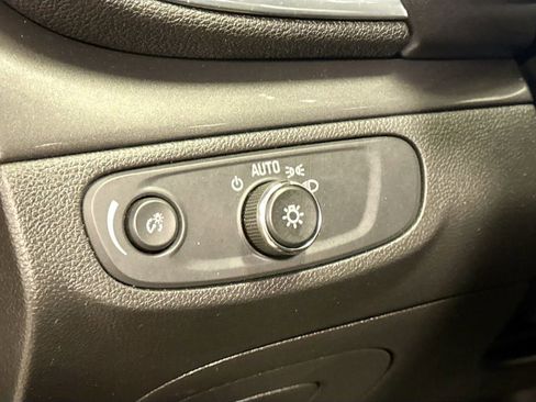 Used 2019 Buick Encore Preferred image 10