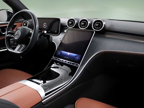 Used 2024 Mercedes-Benz C 300 Sedan image 19