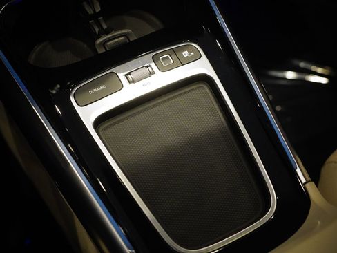 Used 2025 Mercedes-Benz GLA 250 4MATIC image 27