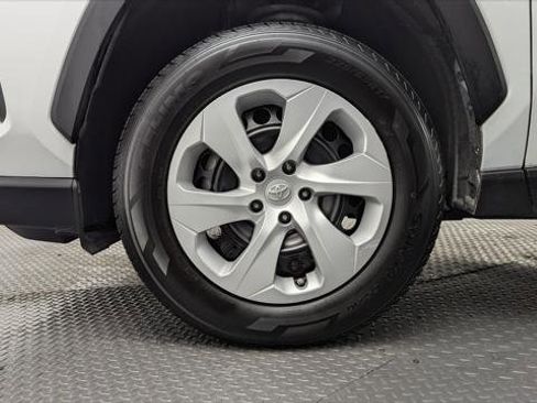 Used 2024 Toyota RAV4 LE image 33