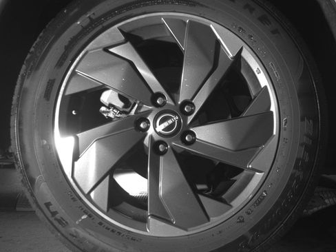 Used 2025 Nissan Rogue SV FWD image 15