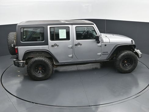 Used 2016 Jeep Wrangler Unlimited Sport w/ Connectivity Group AWD/4WD image 31