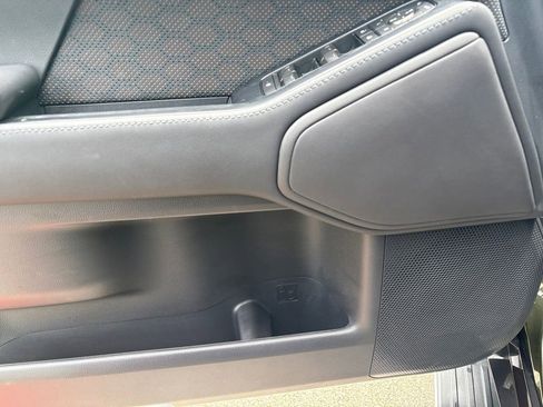 Used 2025 Lexus GX 550 w/ Cold Area Package AWD/4WD image 13
