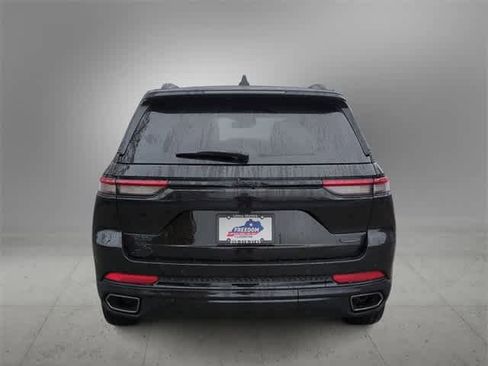 New 2025 Jeep Grand Cherokee Summit image 7