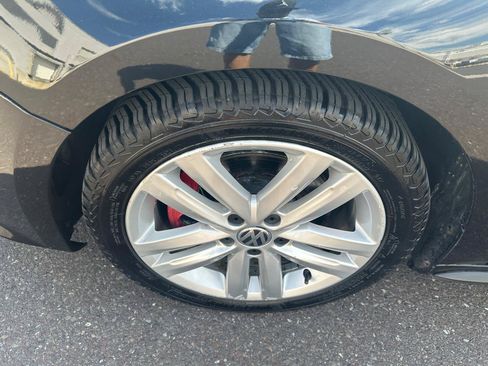 Used 2012 Volkswagen Jetta GLI Autobahn FWD image 30