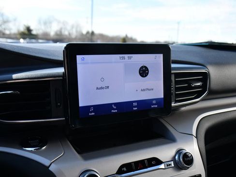 Used 2023 Ford Explorer XLT w/ Equipment Group 202A image 28