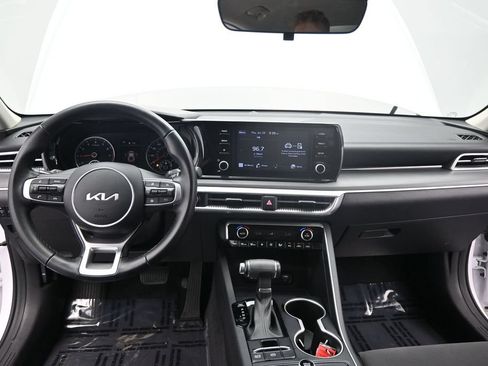 Certified 2022 Kia K5 LXS AWD/4WD image 35