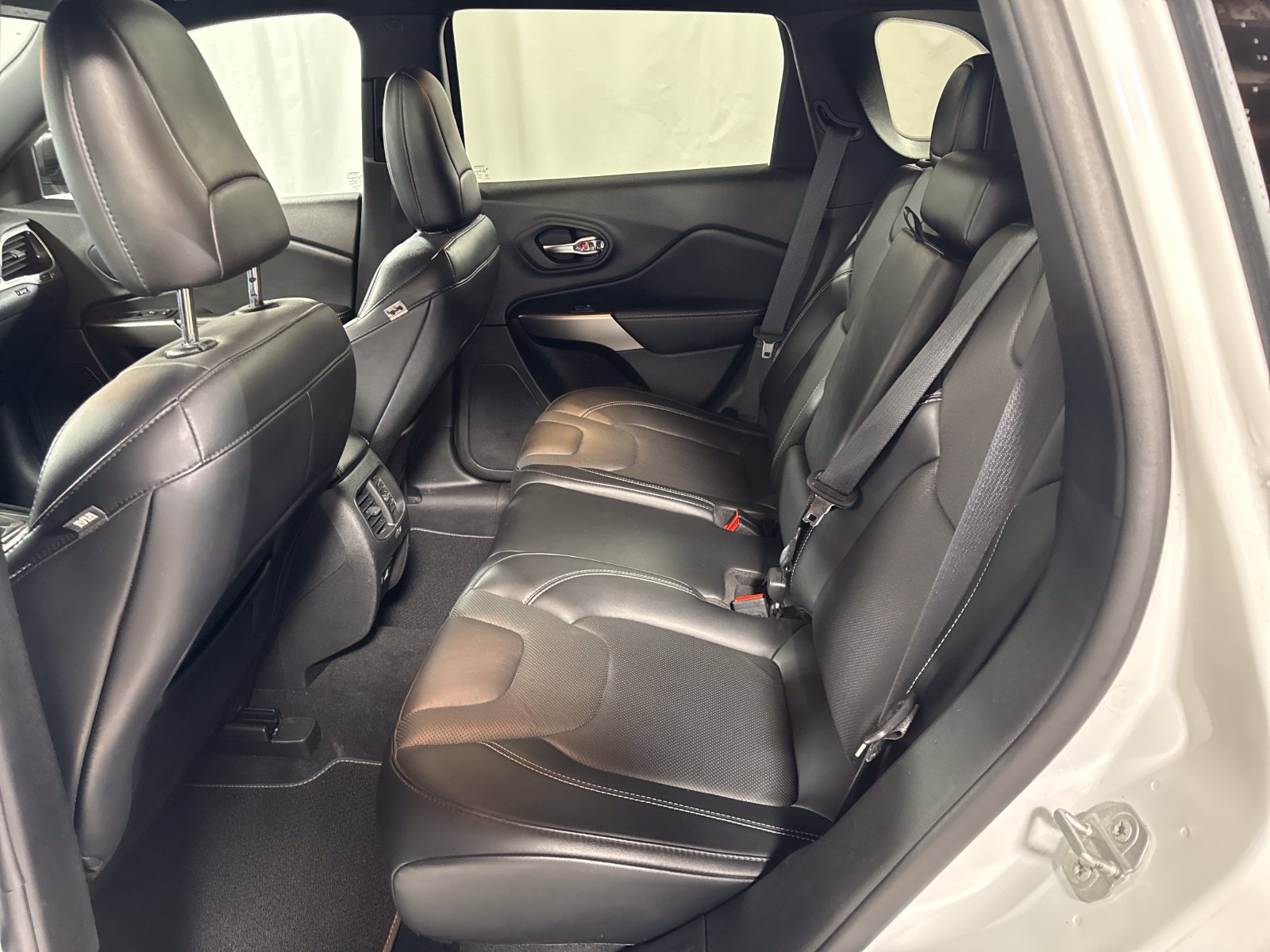Used 2021 Jeep Cherokee Latitude Lux 80th Anniv w/ Quick Order Package 26U 80TH AWD/4WD image 5