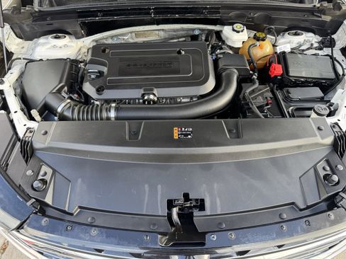 Used 2021 Buick Envision Essence w/ Technology Package I AWD/4WD image 32