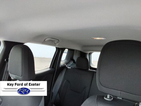 Used 2023 Jeep Renegade Latitude w/ Premium Group AWD/4WD image 30