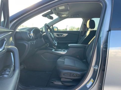 Used 2025 Chevrolet Blazer LT image 11