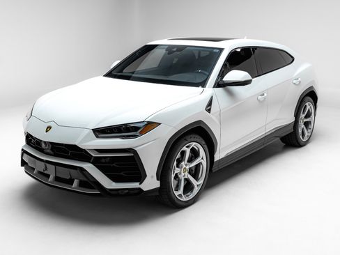 Used 2020 Lamborghini Urus AWD/4WD image 3