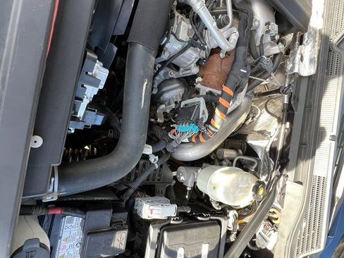 Used 2016 GMC Sierra 2500 SLE w/ SLE Preferred Package AWD/4WD image 12