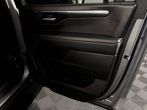 Used 2025 Chevrolet Suburban RST image 33