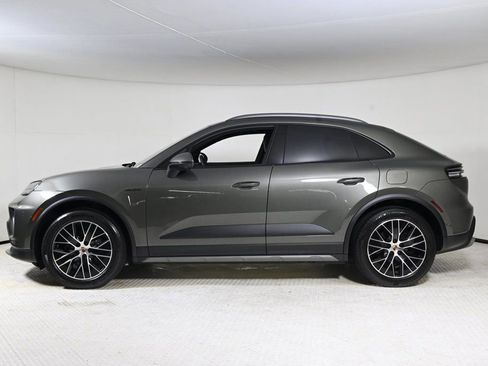 Certified 2025 Porsche Macan Electric image 2